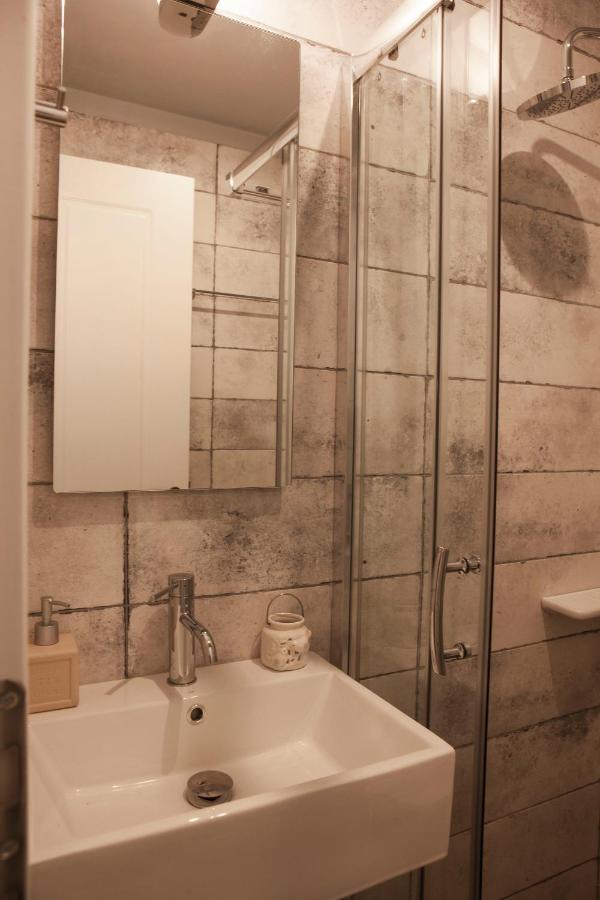 Lovely 1St Fl. Apt, With Balcony In Pagrati Atény Exteriér fotografie